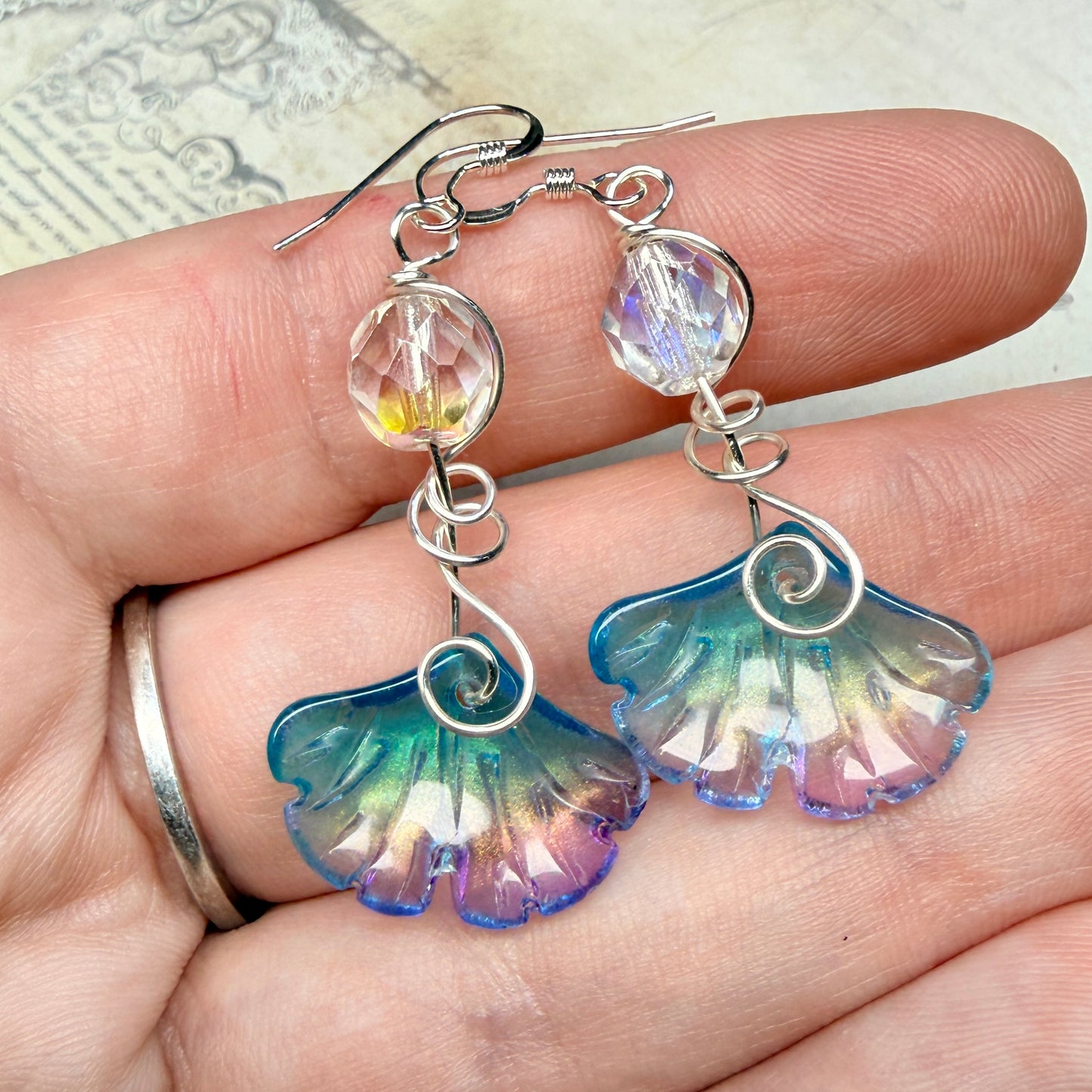 under summer skies: ginkgo earrings