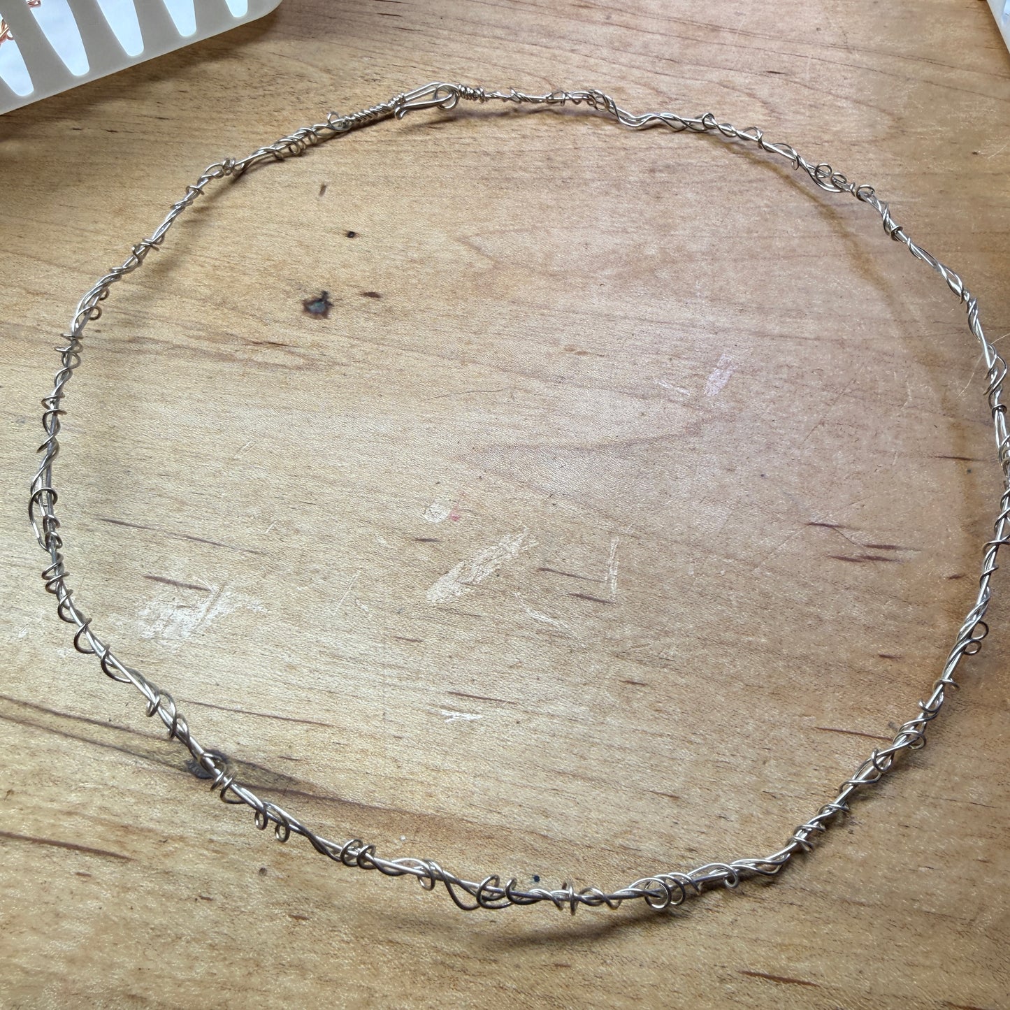 Magpie Rummage Sale - 19.5” antiqued silver neckvine