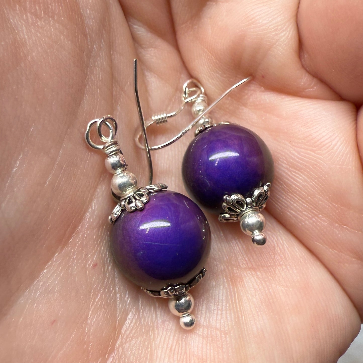 on the turning tide - thermal color-shift earrings