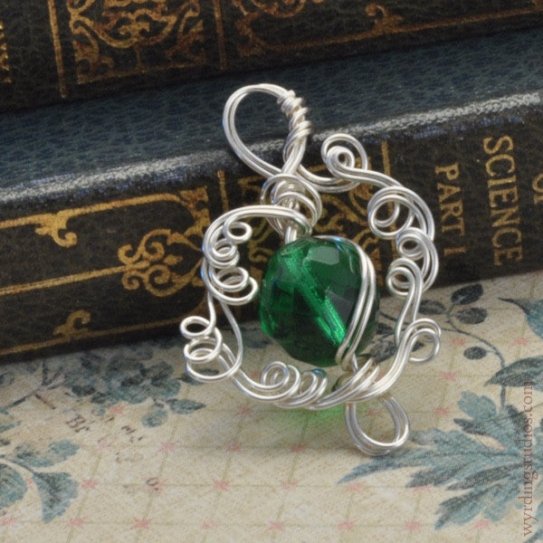 Bright Green Pendant (Magpie Rummage Sale)