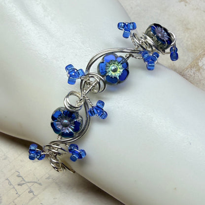 under summer skies: blue floral bracelet