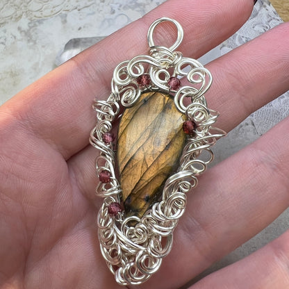 Petite-ish Labradorite Pendant #10