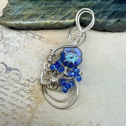 under summer skies: blue floral pendant