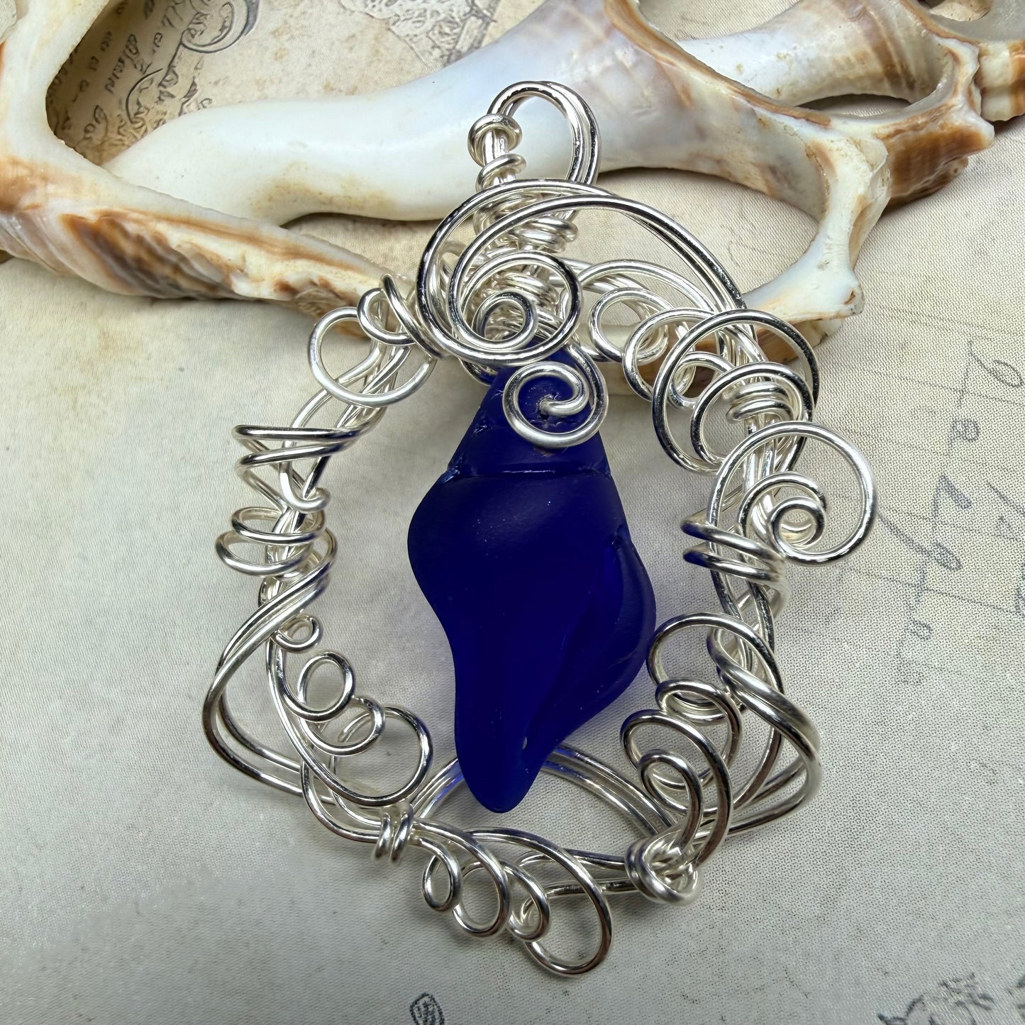 Mermaid Summer - blue glass shell pendant