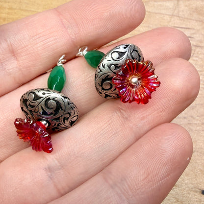 “okay, who invited the little green men for Christmas?”