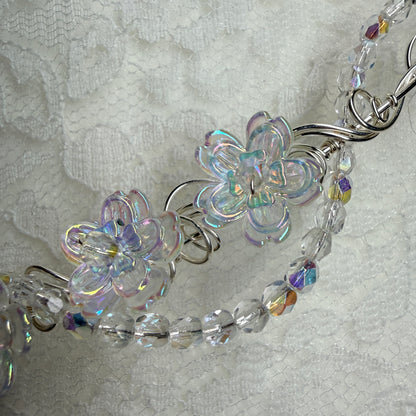 under summer skies: clear floral necklace