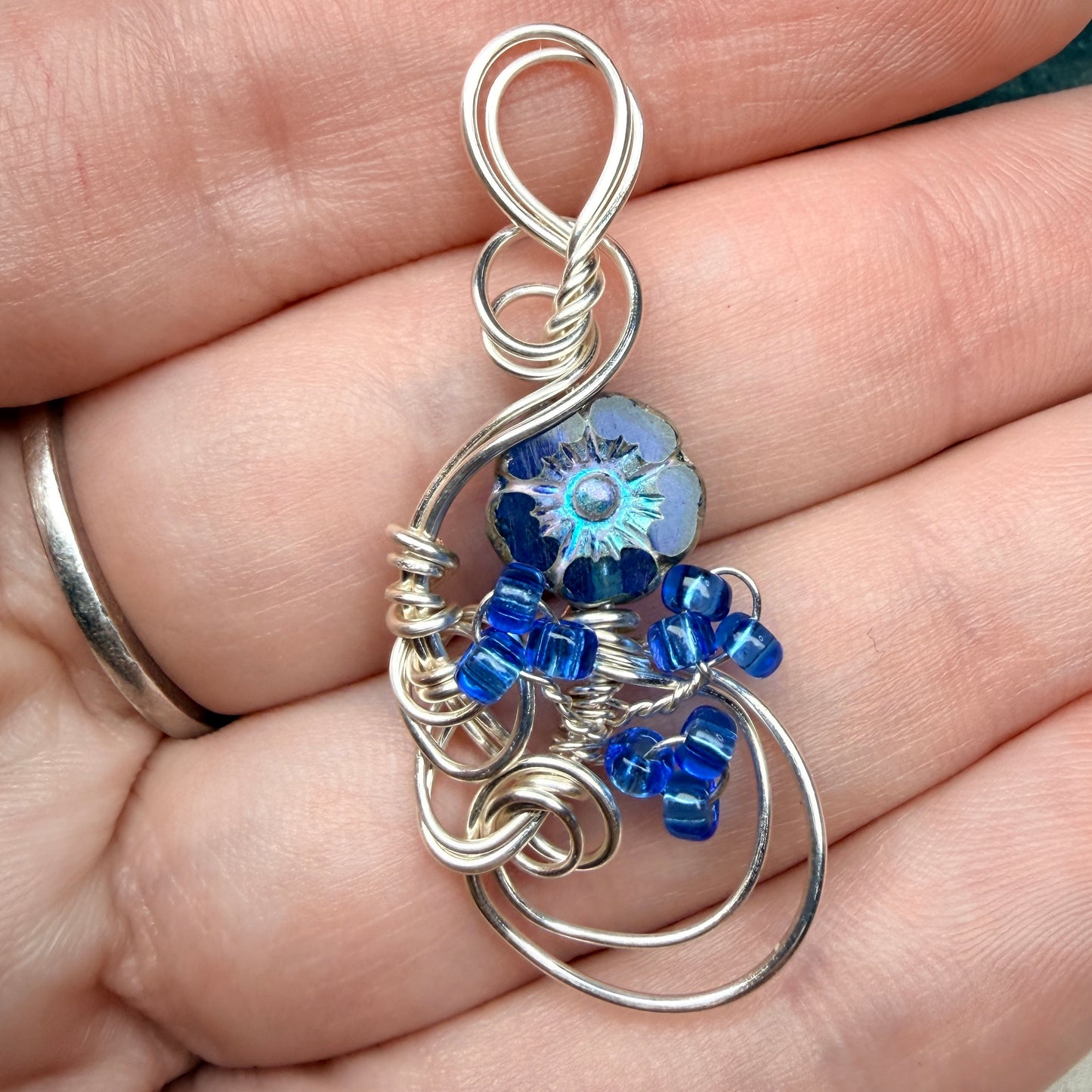 under summer skies: blue floral pendant