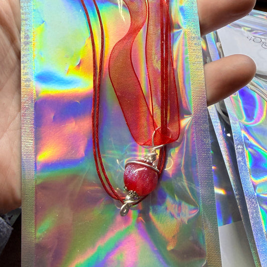 Magpie Rummage Sale - Starlight Pendant (red)