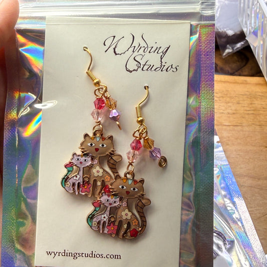 Magpie Rummage Sale - kitty earrings (brown & pink)