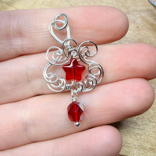 Magpie Rummage Sale - red star pendant