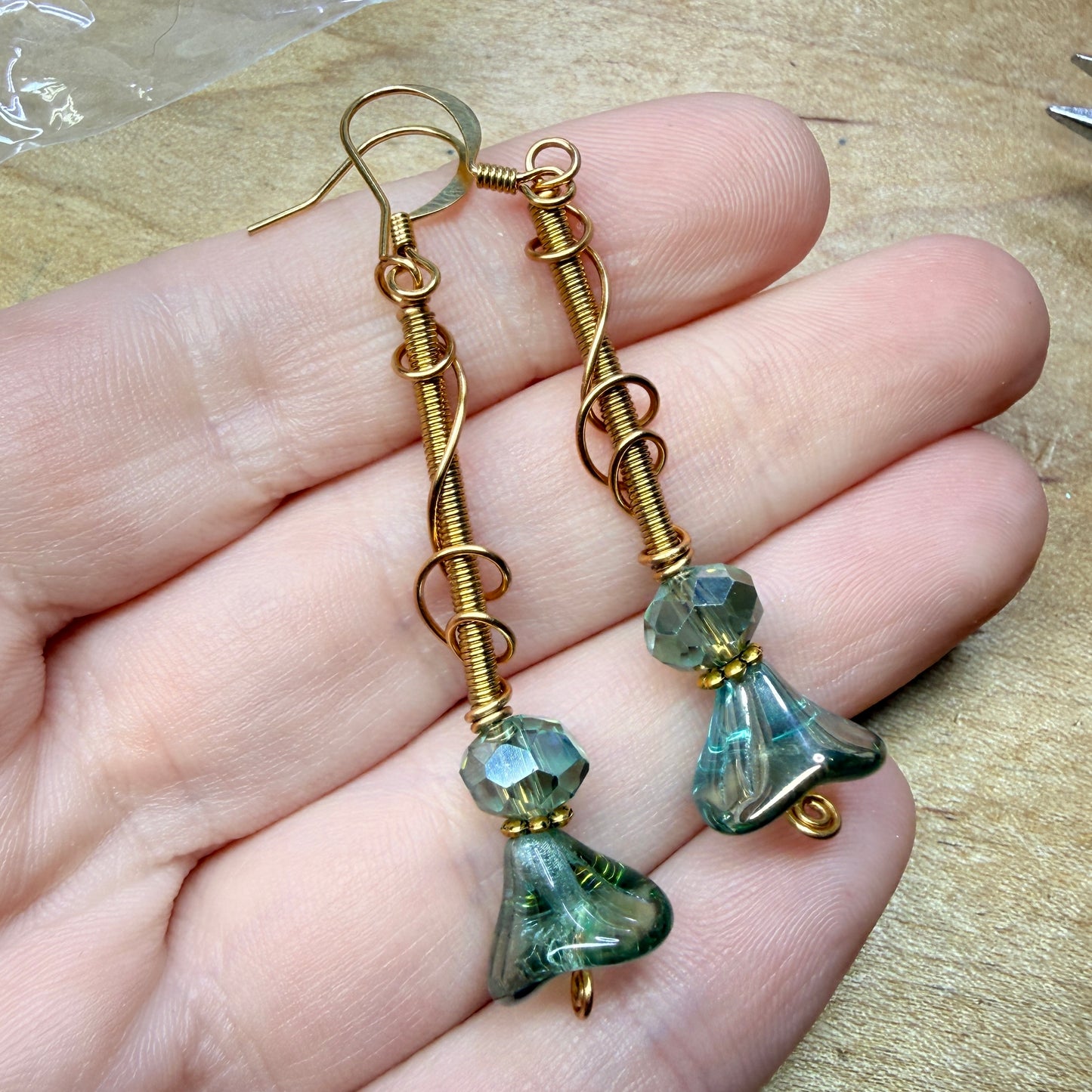 Magpie Rummage Sale - green flower earrings