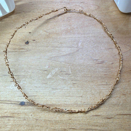 Magpie Rummage Sale - 18.25” harvest gold neckvine